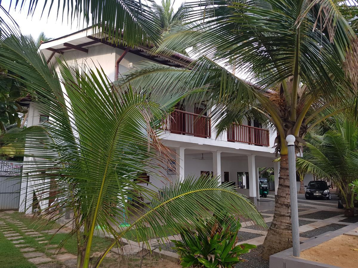 Rainbow Surf Beach Hotel Koggala Exterior foto